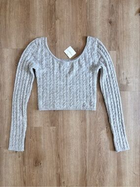 American Eagle Scoop-Neck Cropped Sweater Size Small Light Gray Cable Knit